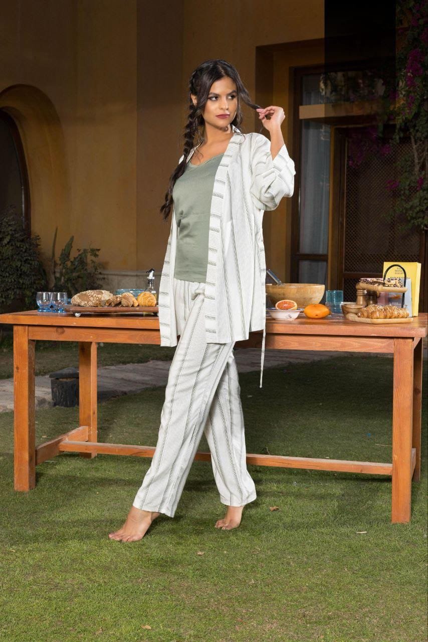 Pajama pantalon and long sleeves