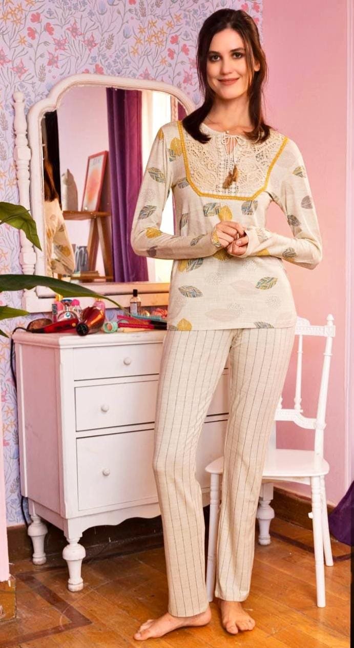 T-shirt and pantalon Pajma