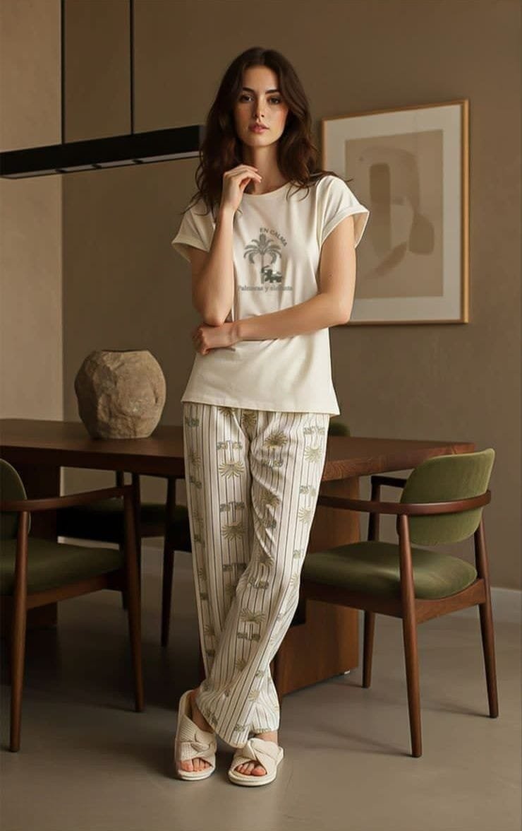 T-shirt and pantalon Pajma